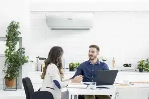 ar-condicionado desligando sozinho